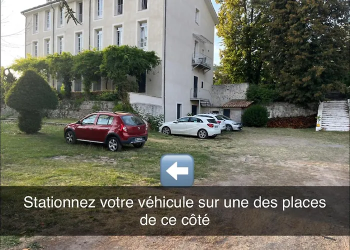 Les Glycines, Charmant Studio Au Calme Dans Batisse De Maitre Proche Du Centre Ville Parking Gratuit