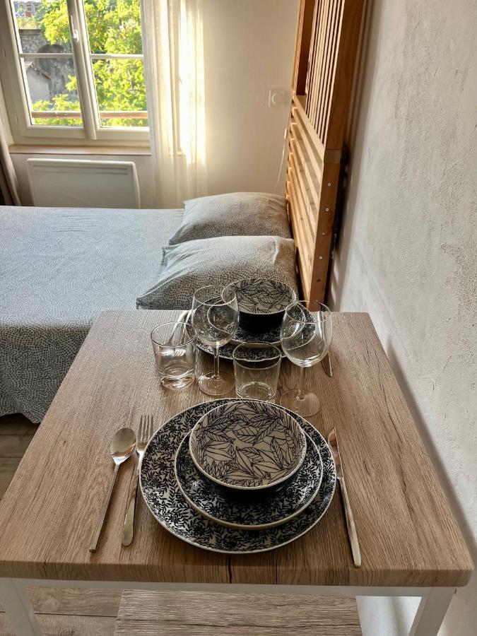 Les Glycines: Charming In Historic Building Near Center Apartment Digne-les-Bains