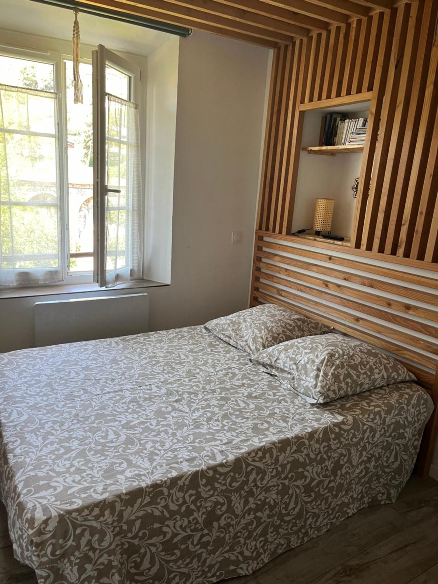 Apartment Les Glycines: Charming In Historic Building Near Center Digne-les-Bains